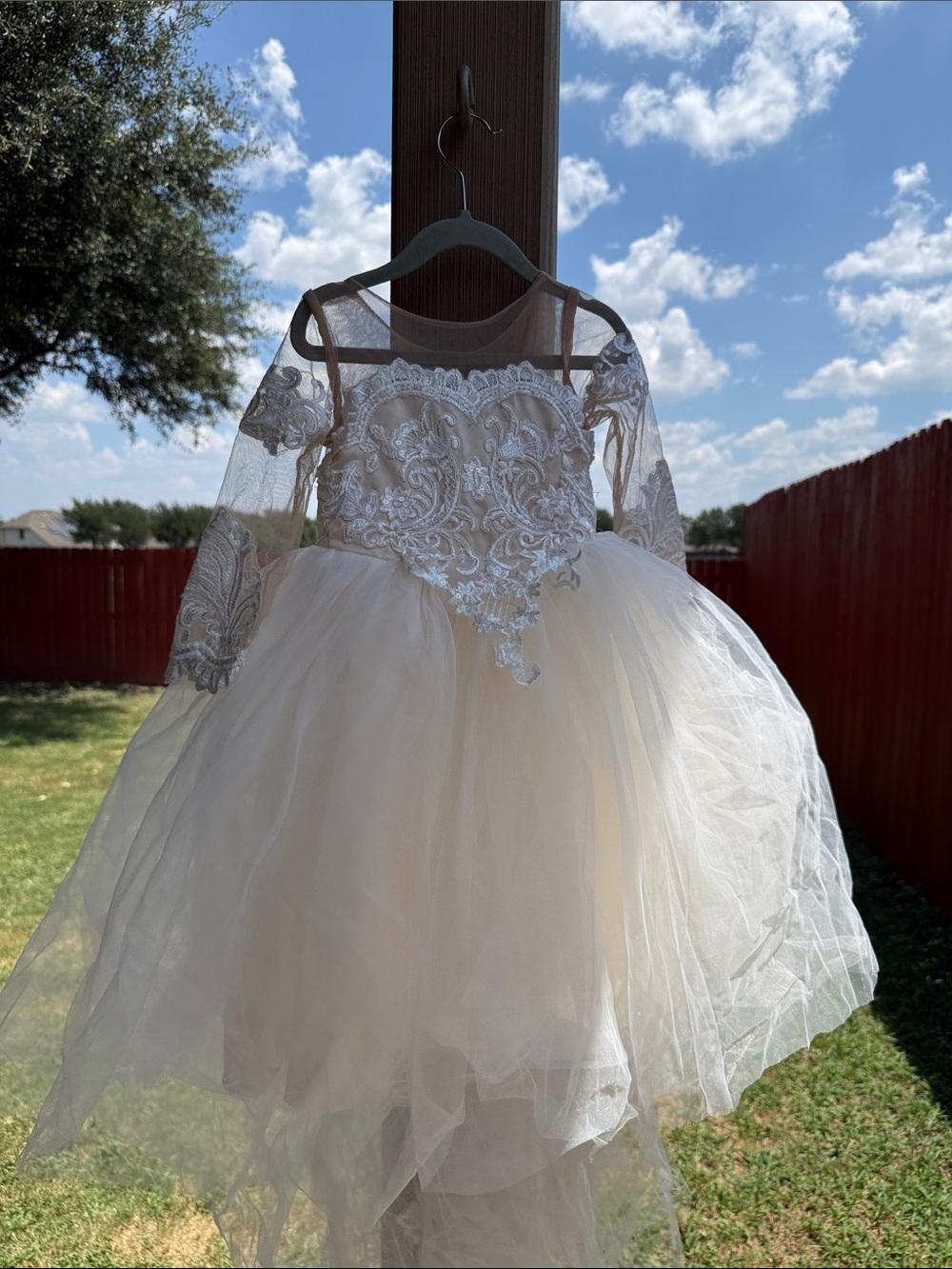 Ivory Tulle Flower Girl Dress with Bow Back size 2/3T - Picture 2 of 6
